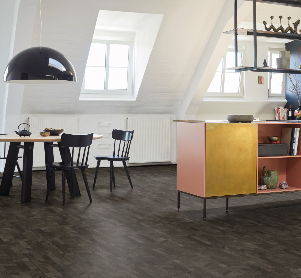 Cross Cut black
