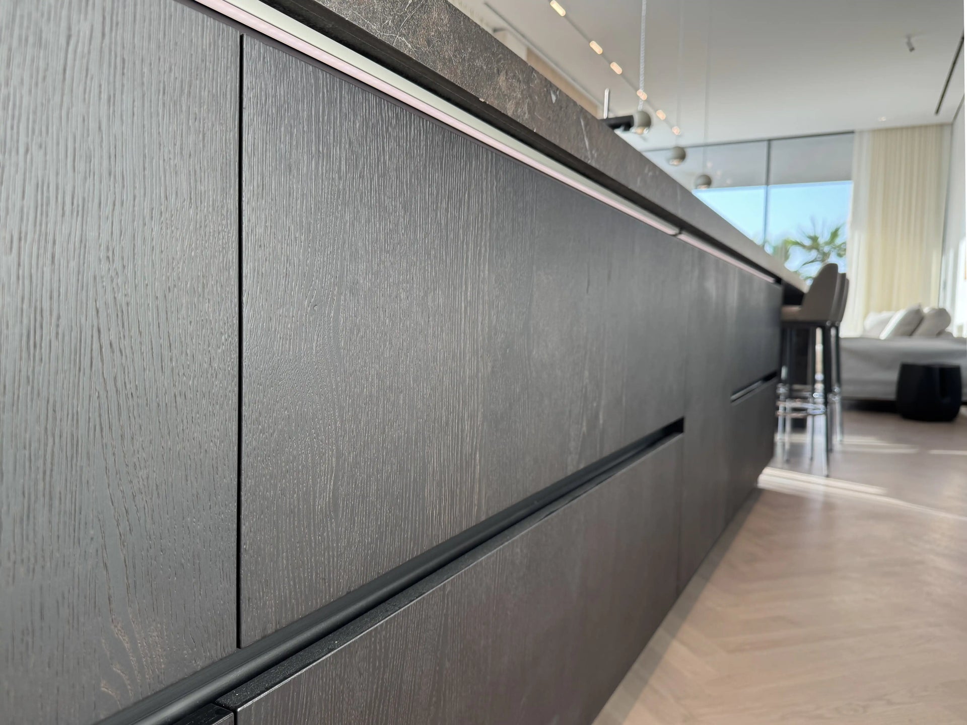 Materials and colours that set the emotional tone of the kitchen