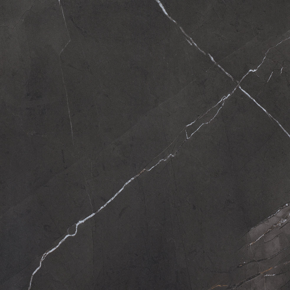 Ceramic marble nero effect